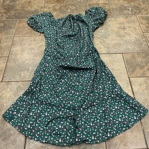 💰Make an offer, bundle and save💰 Floral Green Dress